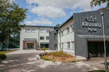 Kruunu-kampuksen B-rakennus edestä